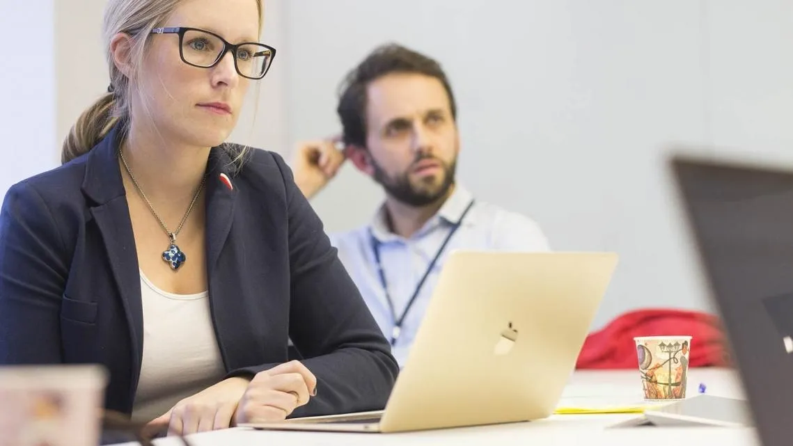 Más ajustada a las necesidades reales y más dinámica: así debe ser la formación de los marketeros