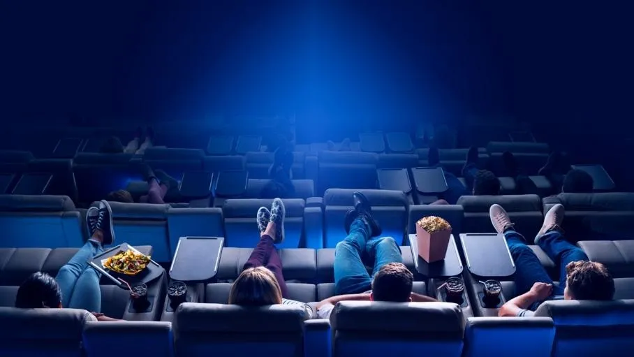 Cinesa y su pionera estrategia para mantener vivo al cine tradicional: Salas reservadas para ver películas en grupo de forma exclusiva