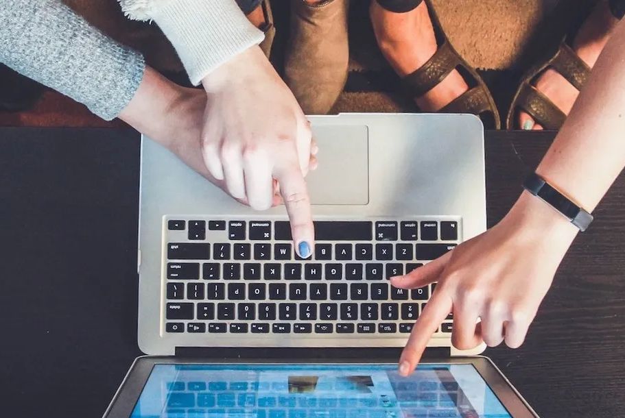 La publicidad online se encuentra en un punto crítico de saturación que está provocando que pierda su capacidad de captar la atención de los consumidores