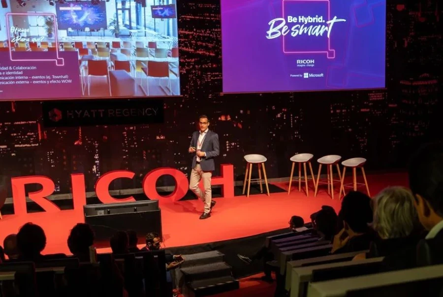 La colaboración y la inteligencia artificial guían la evolución hacia el puesto de trabajo del futuro