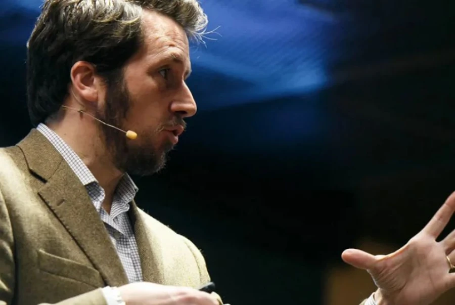 Tristán Elósegui: “Tenemos que acompañar al cliente en todo el proceso de compra y no centrarnos solo en vender”