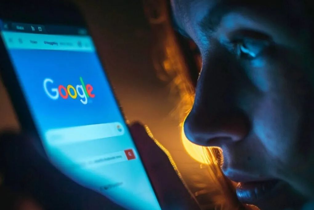 Era de esperar que la Publicidad llegara a los AI Overviews de Google: Así serán sus anuncios