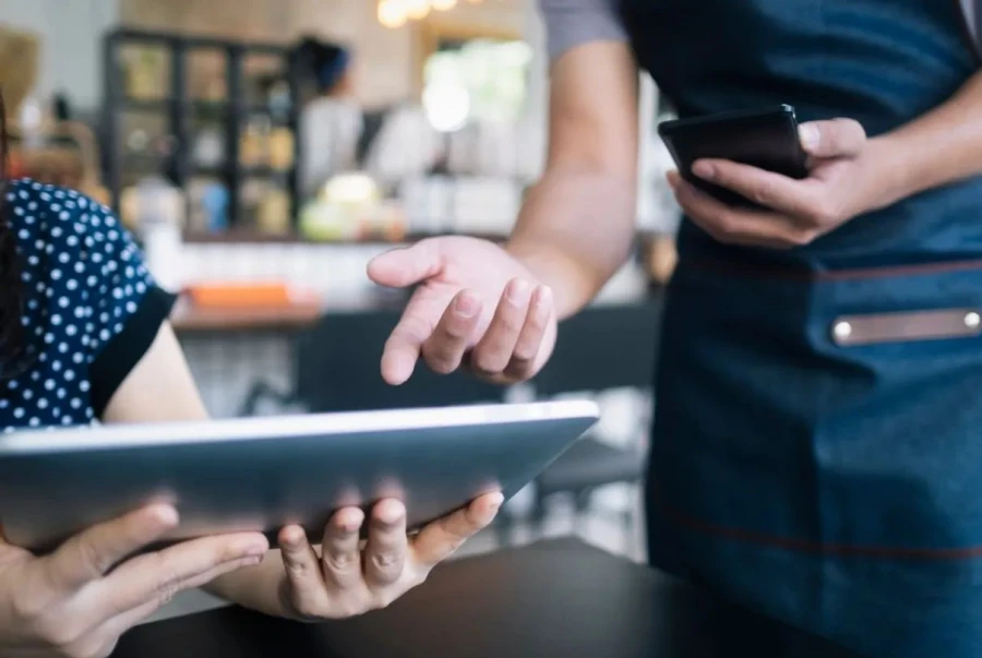 Personalización en el mundo real: restaurantes que se adelantan a lo que quieres comer a través de la tecnología e inteligencia artificial