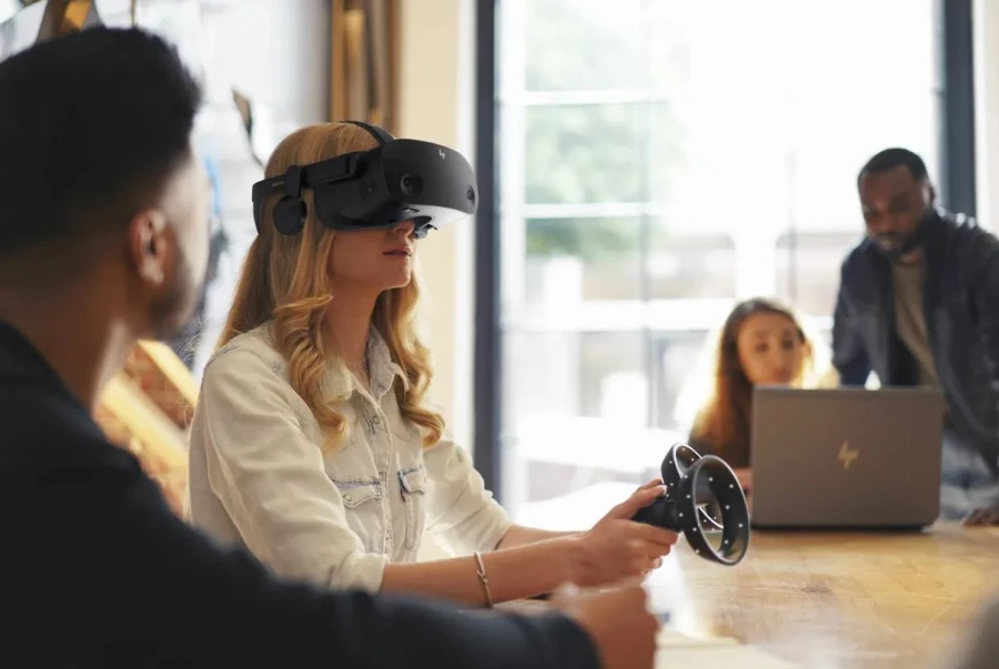 De moda pasajera a pesadilla tecnológica: El compromiso cuestionable de las marcas con la adopción del Metaverso