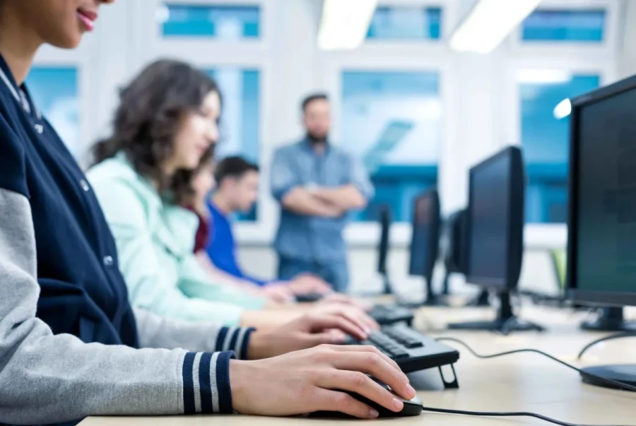 El Marketing Digital y la Inteligencia Artificial: Un filón para las Universidades Online y Escuelas de Negocios