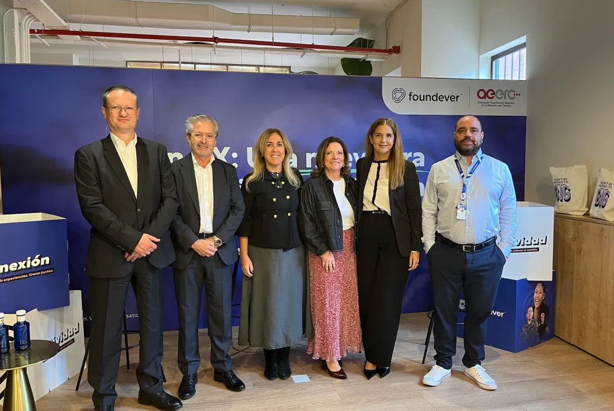 Foundever promueve el debate sobre el papel de la IA generativa en el sector de la experiencia del cliente