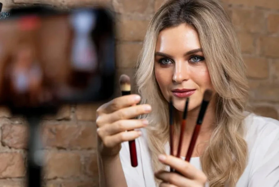 Cómo el Marketing de Influencers y los Creadores de Contenido están transformando las Estrategias de Marca y la Publicidad para la Generación Z y Millennials