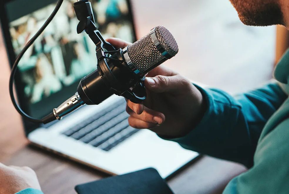 Publicidad en Podcasts: ¿Qué factores hacen más efectivos sus anuncios y el nivel de recuerdo de marca?