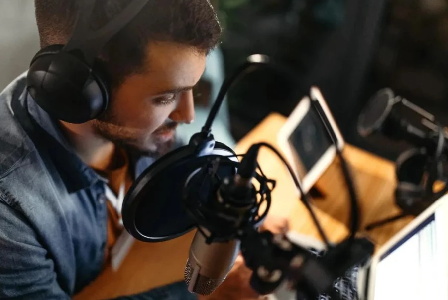 ¿Cuál es la mejor forma de hacer publicidad en podcasts?