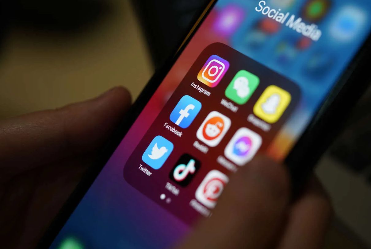 El último estudio de Redes Sociales 2024 de Metricool revela cambios significativos en el panorama digital