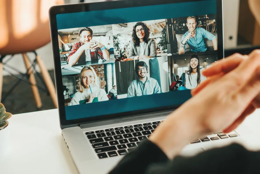 Negocios online y Marketing Digital, los sectores con mayor intrusismo profesional en la formación y los cursos online