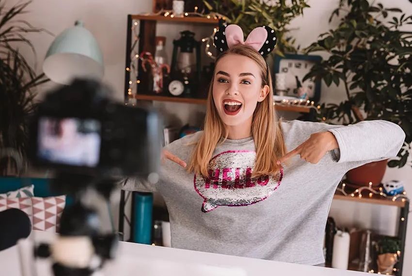 Youtube y Tiktok seguirán rivalizando en el terreno del Marketing de influencers que seguirá creciendo en 2025