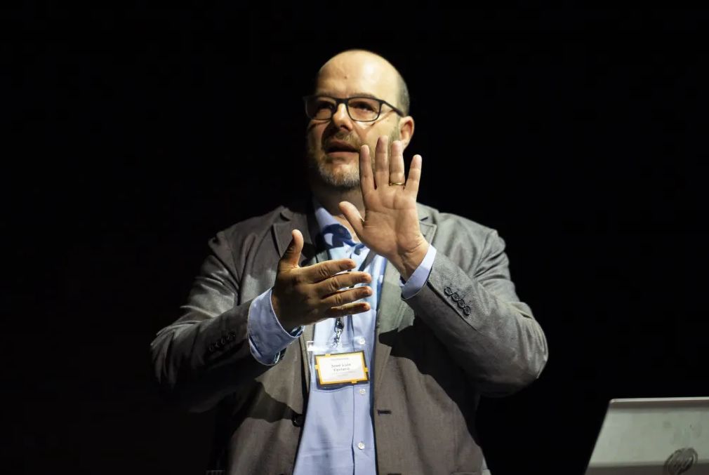 Las redes sociales siguen siendo centro neurálgico en las nuevas relaciones con el consumidor