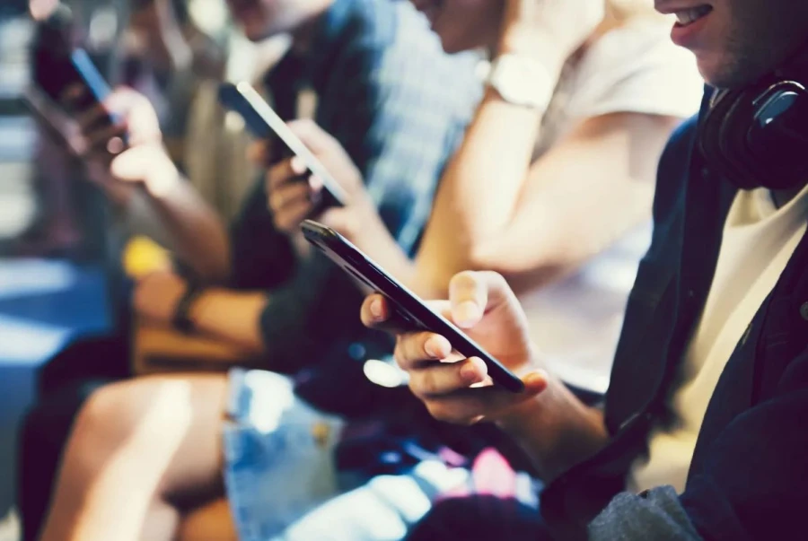 El dominio mobile: cada vez más tiempo de consumo de medios se hace desde el móvil  