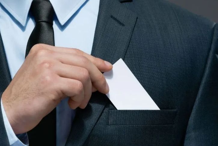 El impacto de las tarjetas de visita creativas para negocios en la era de la digitalización