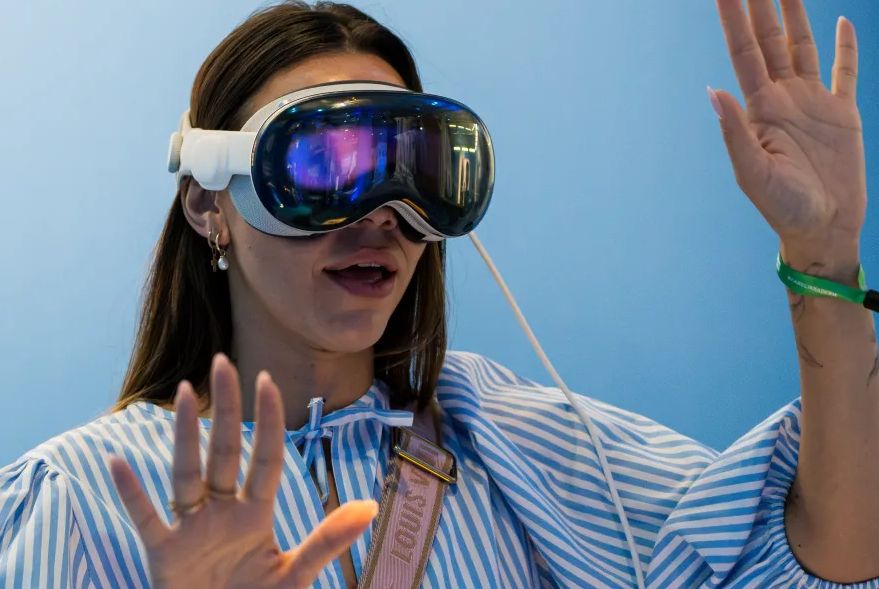 SOMOS Experiences y DeuSens revolucionan el sector de los eventos con las Apple Vision Pro