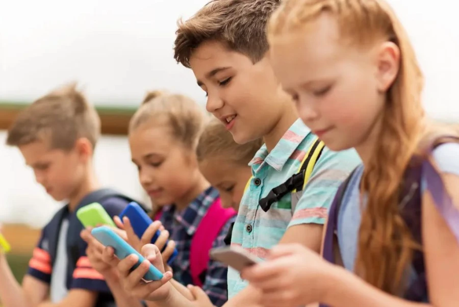 El 73% de los niños y niñas en Europa ya controla la mensajería instantánea desde su móvil o tablet