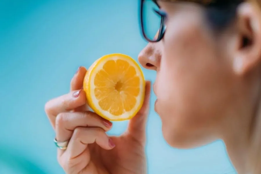 Aeropuertos que huelen a naranjas y hoteles con identidades olfativas, así usa la industria del turismo el marketing aromático