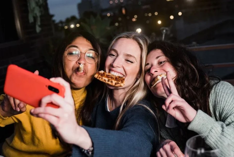 Lo que restaurantes y empresas del sector HORECA deberían saber sobre la lealtad a la marca de la Generación Z y de qué forma les afecta