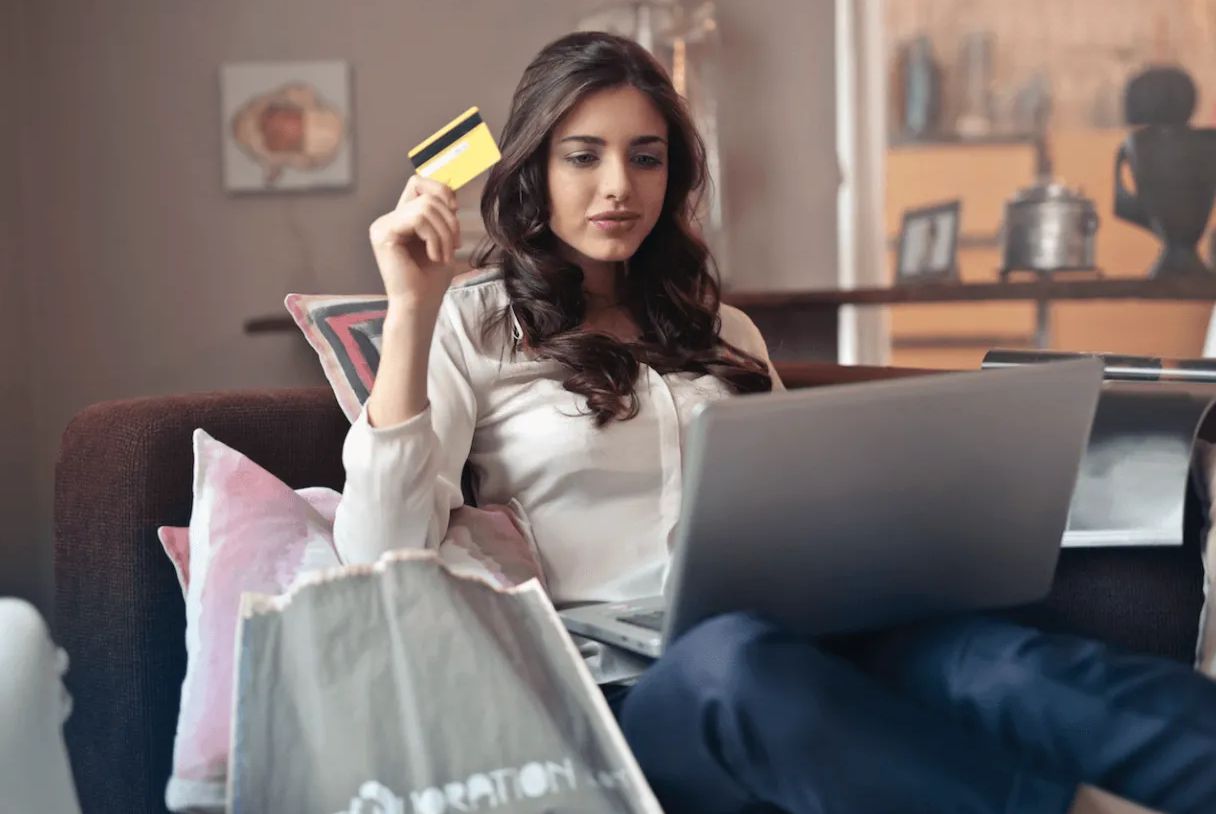 El 43% de los consumidores de la Generación Z prefiere comprar directamente a las marcas